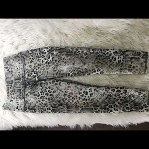 Animal print leggings
